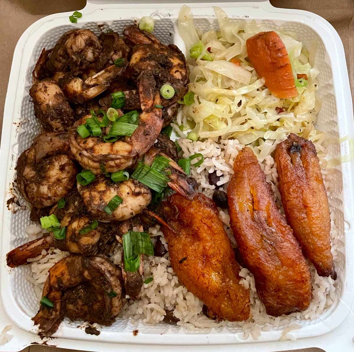 Chef_Jay's tweet photo. Cause Chef Yonette said,
Today’s the Day!
#JerkShrimp Special
from #CaribbeanGourmet in #SanGabriel.
Served with Rice, Veggies, and Plantains.
Only regret, I should’ve ordered two plates…
#dailyspecial #inthe626 https://t.co/XJbZrrYkxw