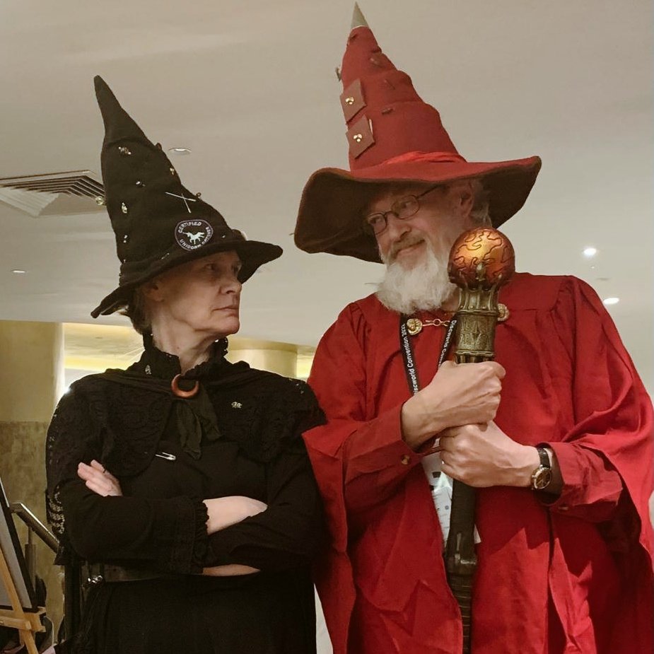 BrickMorpork's tweet photo. The love that can never be... the one and only Granny Weatherwax and Mustrum Ridcully. 

📸: Mrs. Lego Ankh-Morpork https://t.co/4VYQatjjy9
