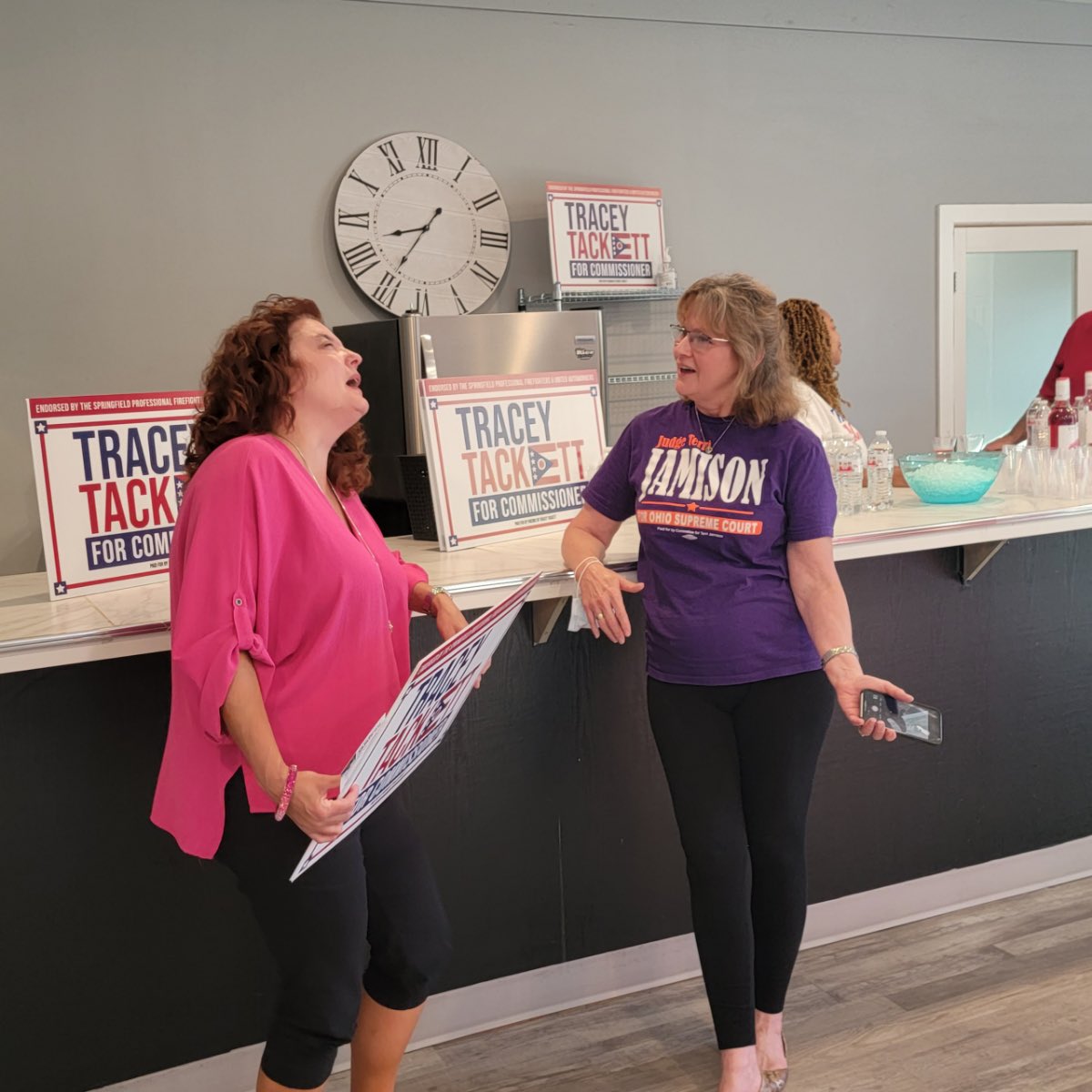 Jamison4Justice's tweet photo. Do you have your #TeamJamison gear?

You never know where you’ll see it 💜@cynthiadunlevy getting around! 
#RoadToJustice https://t.co/XieIv9EvpF
