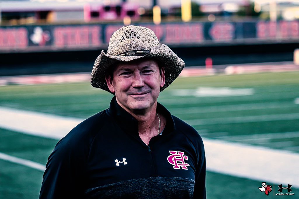 Shoutout the best training staff in HS sports #TTHL <a href="/JulesATC/">Julie Torre</a> @TheHillTthlFB <a href="/geraldhudson/">Dr. Gerald B. Hudson</a> <a href="/cedarhillisd/">Cedar Hill ISD</a>