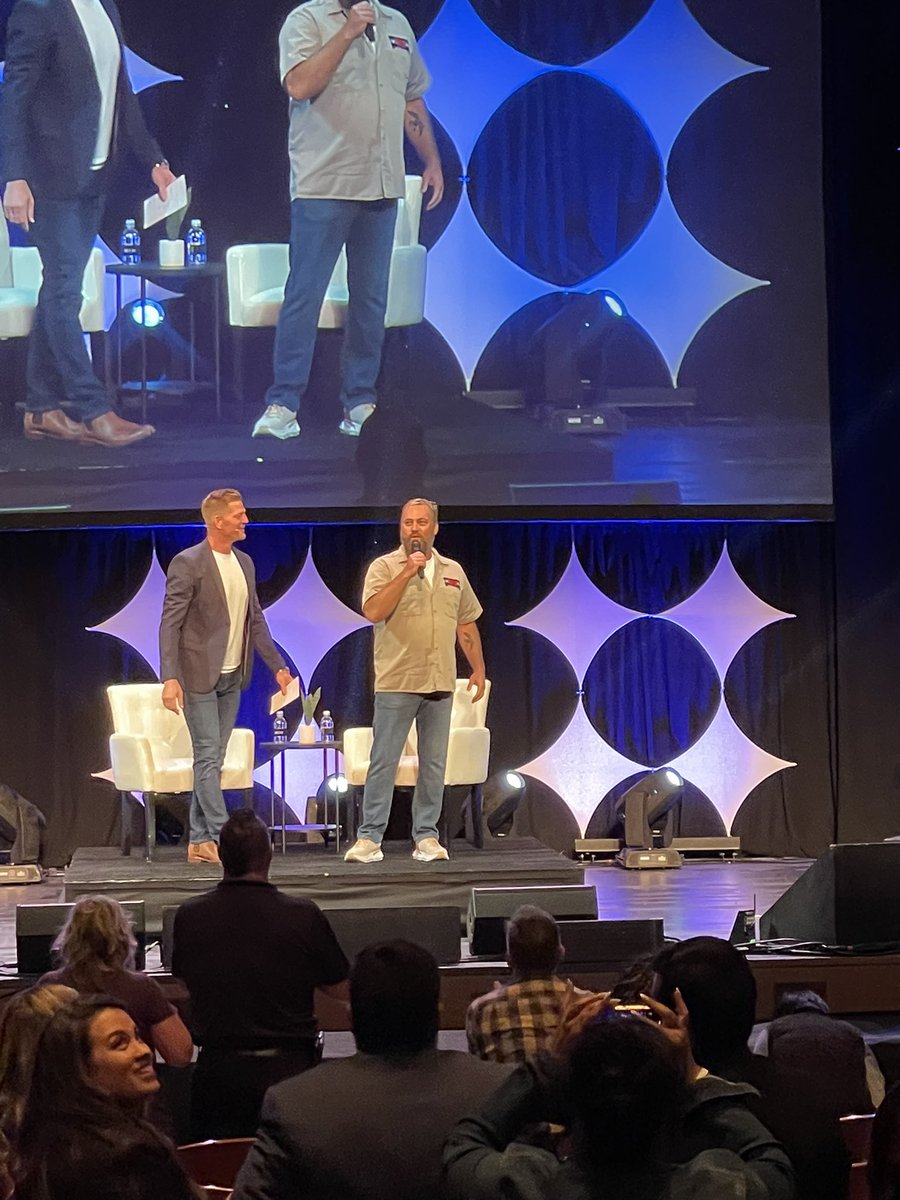 truemancoaching's tweet photo. Great speakers today Life SURGE Atlanta. #ONEWAYLIFE #truemanpodcast #startyourcomebackstory https://t.co/wxYUbncJ0K