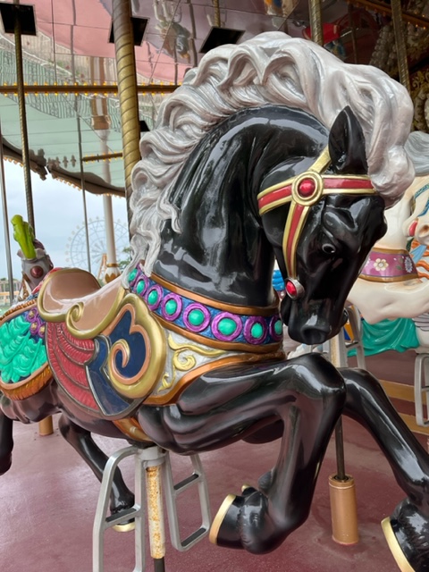 東武動物公園【公式】あとらこ on Twitter: "カルーセルウォーターリリーには個性豊かな馬たちがたくさん！かっこいいお馬さんや可愛いお