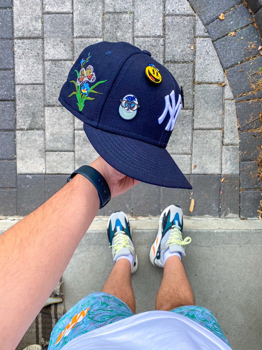 s_k_e_e_z's tweet photo. Said it the other day and I’ll say it again, it’s Hoochie daddy shorts and Yankee crowns all summer!
🩳🧢🤷‍♂️😂 • #NYC https://t.co/M7d4qM1RWk