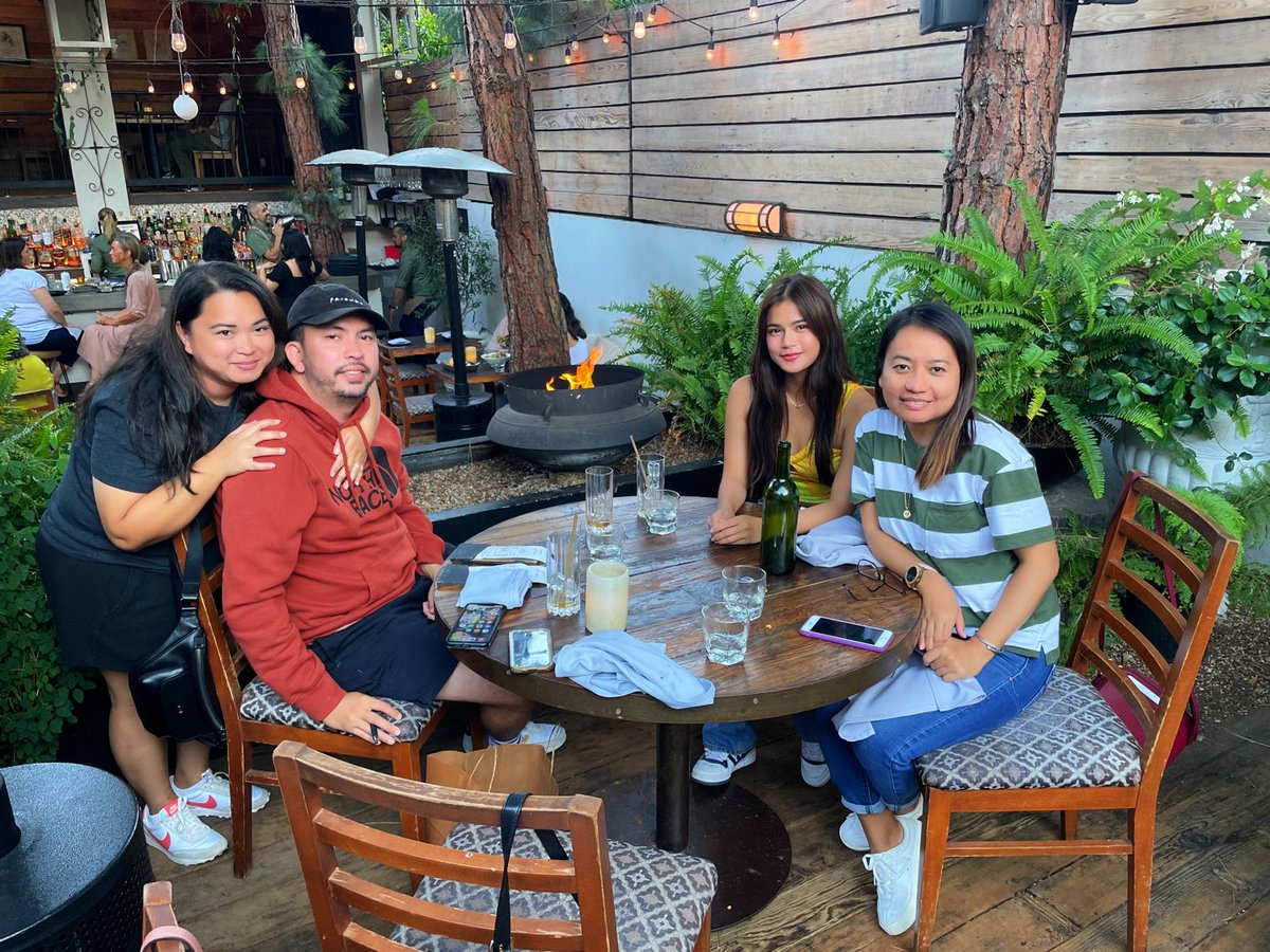 NhilaNhils's tweet photo. Time for some Italian cuisine with friends and @MissMarisRacal at Fia in Santa Monica. ☀️ https://t.co/RFzv6Bu66M