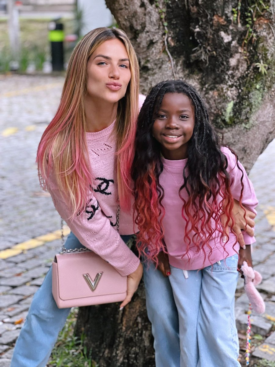 gioewbank's tweet photo. Olha aí o resultado! 💕💕💕 
Gostaram??? Ela amou demais!!!! 
Eu? Ah…vou me acostumar kkkkk, o importante eh q ela amou! 😂 https://t.co/HSPBdHGrBl