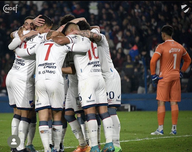 Geanluca_08's tweet photo. Final del partido. #Nacional 2-0 #Wanderers. Ganó bien el “Tricolor”. Fue superior en los 90’. Encontró buenas asociaciones por momentos. La dupla Suárez-Ocampo es cada vez mejor. Volvió Carballo y convirtió los dos goles. 
El “Bohemio” muy pobre. No atacó ni defendió bien. https://t.co/iyuSSSEvvc