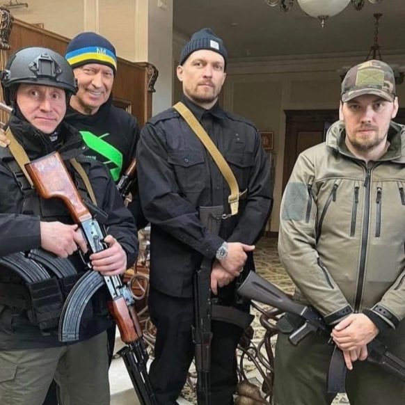 talkSPORT's tweet image. 📆 25th September 2021
🥊 Becomes heavyweight champion

📆 February 2022
🇺🇦 Fighting a war with Ukraine army

📆 20th August 2022
🥊 Retains heavyweight titles

Oleksandr Usyk is a true warrior 🙏