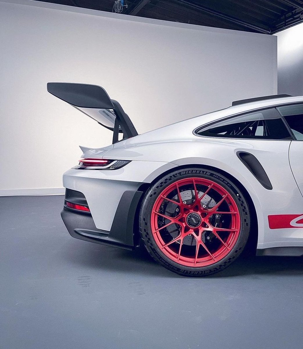 The brand new 911 (992) GT3 RS