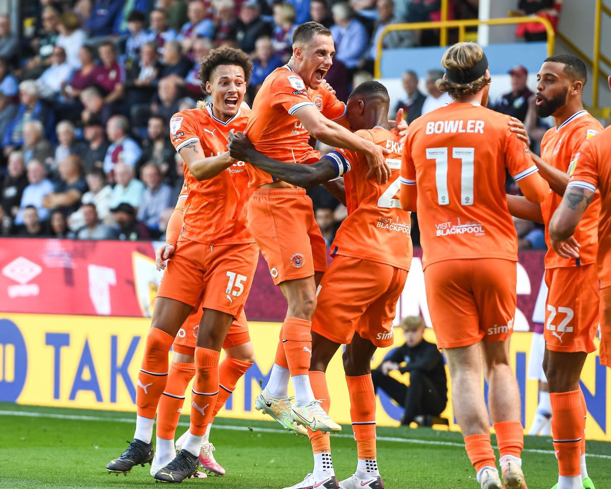rhyswilliams01's tweet photo. What a game that was, not a good enough start from the boys, but delighted we could turn it around with the help from the fans!! Enjoy your Saturday lads 🫶🍊 https://t.co/w40CFHsECx
