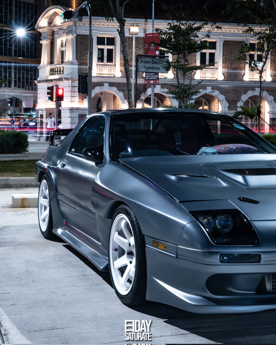 DaylightPone's tweet image. May have delivered the pics to my friend a week later than I hoped for but gosh diddly darn it I still delivered it in a week from the shoot. He happy for more pics of his car, I happy for being able to shoot an RX7 brap brap

#RX7 #RX7FC #MazdaRX7 #FCRX7 #Mazda #Rotary #JDM