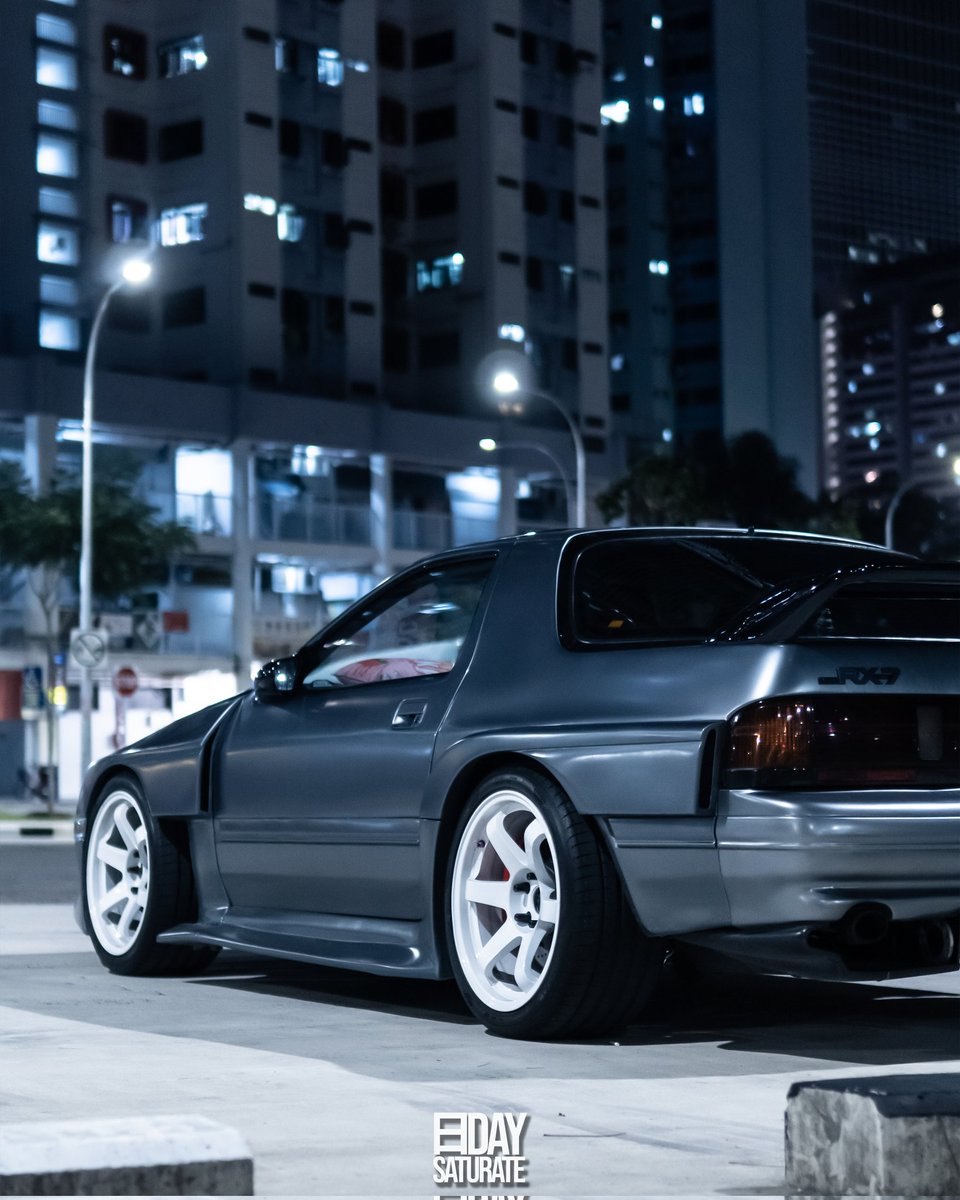 DaylightPone's tweet image. May have delivered the pics to my friend a week later than I hoped for but gosh diddly darn it I still delivered it in a week from the shoot. He happy for more pics of his car, I happy for being able to shoot an RX7 brap brap

#RX7 #RX7FC #MazdaRX7 #FCRX7 #Mazda #Rotary #JDM
