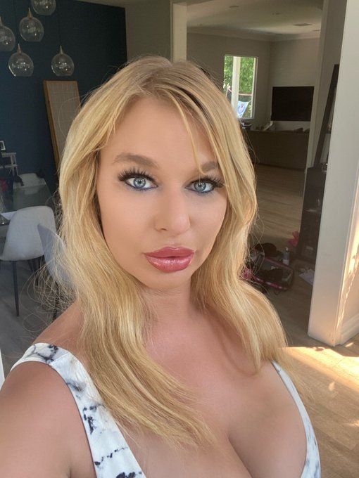 Who am I working for today? ❤️❤️ https://t.co/7CqiPAuwvZ