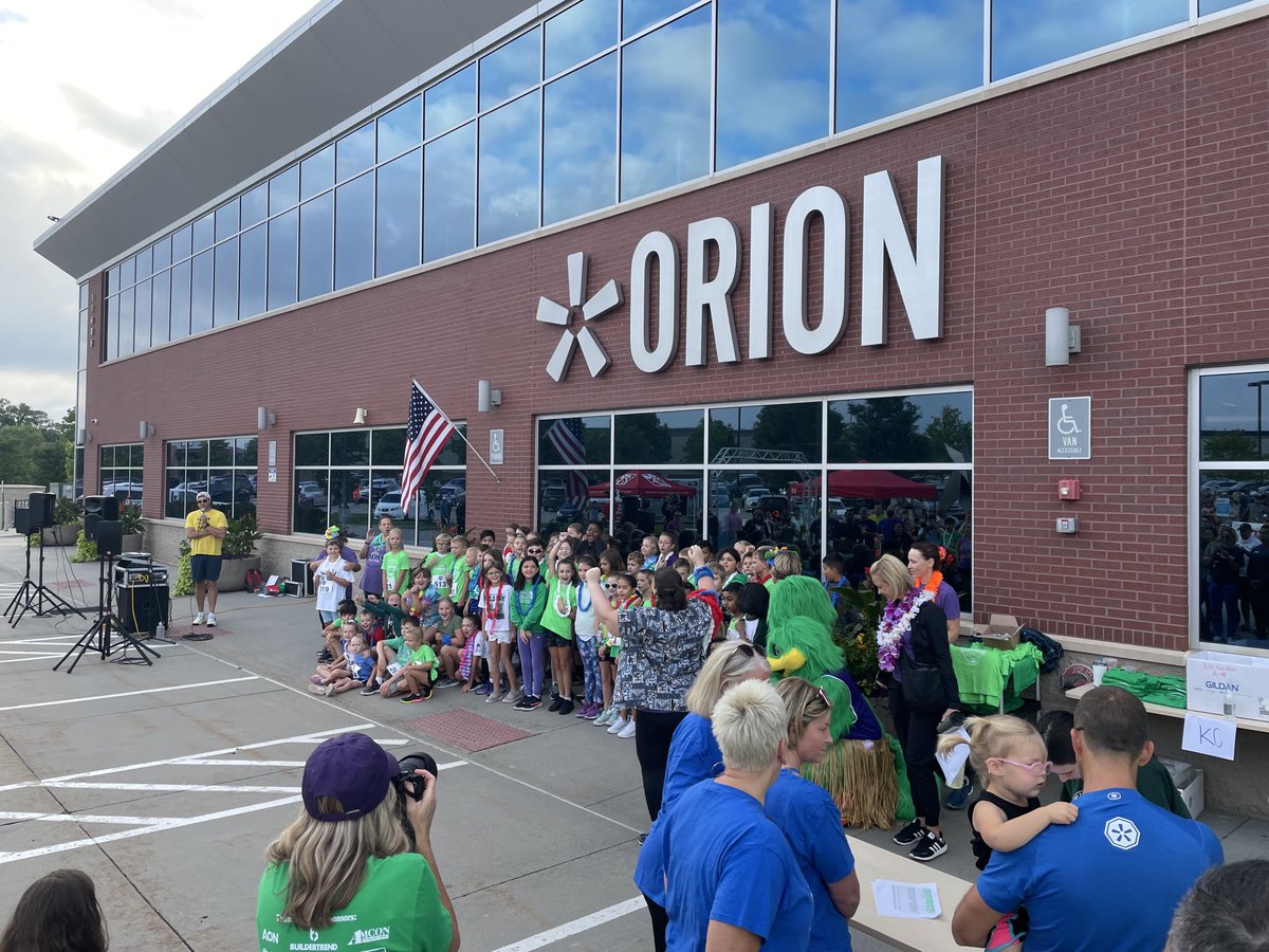 BillWoz's tweet photo. GREAT day for the TeamUp for Teammates Race!  Record number of runners and sponsors to support ⁦@MentorTeamMates⁩! Wonderful singing of the anthem by @ReederRocks!! Special thanks to ⁦@orionwealthtech⁩ for hosting!  And - great to see ⁦@MillardWestLax⁩ players! https://t.co/VhUwB1K9GI