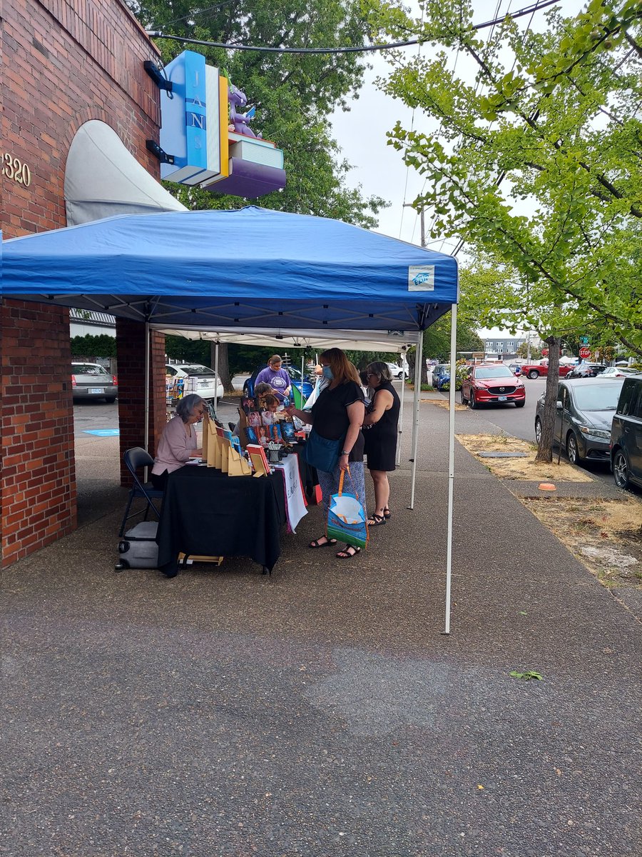 #bookstoreromanceday is up and running!!!