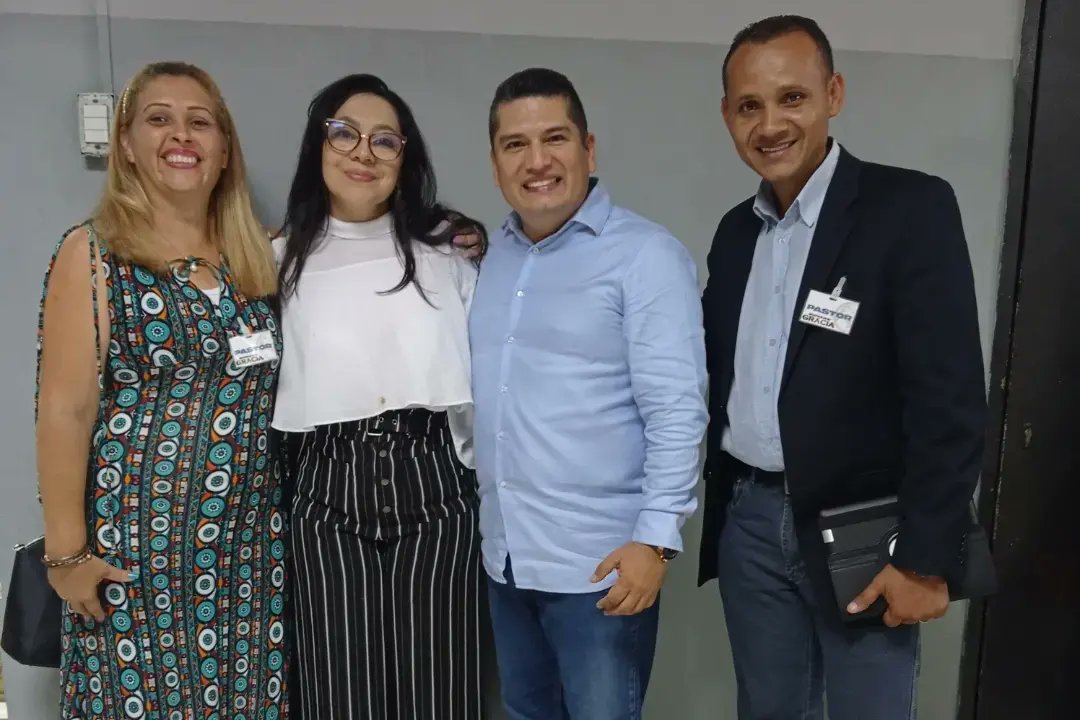 PastorRSoto77's tweet photo. Un líder es quien guía, no quien controla. Un líder es quien con su ejemplo, influencia a otros para provocar cambios positivos. 

Esto es solo el inicio de lo grande que viene para toda Venezuela y para nuestro bello Estado #Falcon. 

Ministros de su Gracia.
2022 https://t.co/mOQIAmSHGs