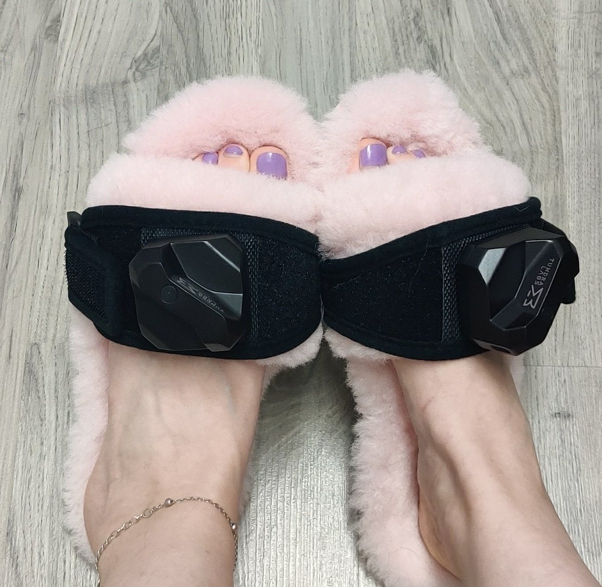 New product idea : VR slippers ✨ https://t.co/mlhPlqFXju