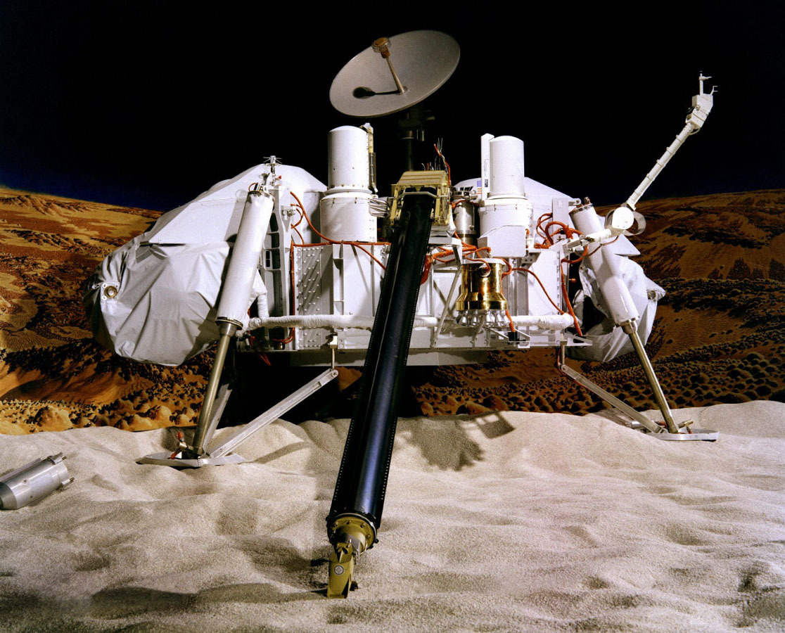 Photo of a model of the Viking lander. Two identical Viking spacecraft, each consisting of a lander and an orbiter, were built. Each orbiter-lander pair flew together and entered Mars orbit; the landers then separated and descended to the planet's surface.