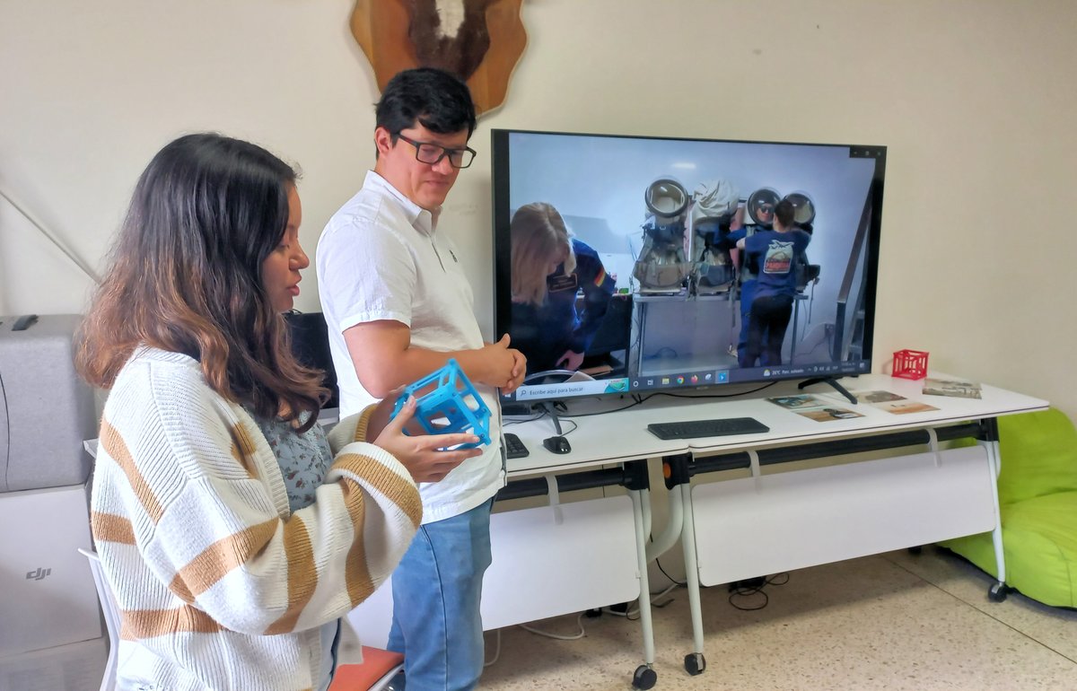 jonamicr's tweet image. Joya de visita este viernes, los Seniors ex funcionarios del @IICAnoticias pasaron al #FabLab y compartimos historias.
Agradecerles que, por su trabajo y esfuerzo de entonces, hay hoy IICA y mucho por seguir haciendo.