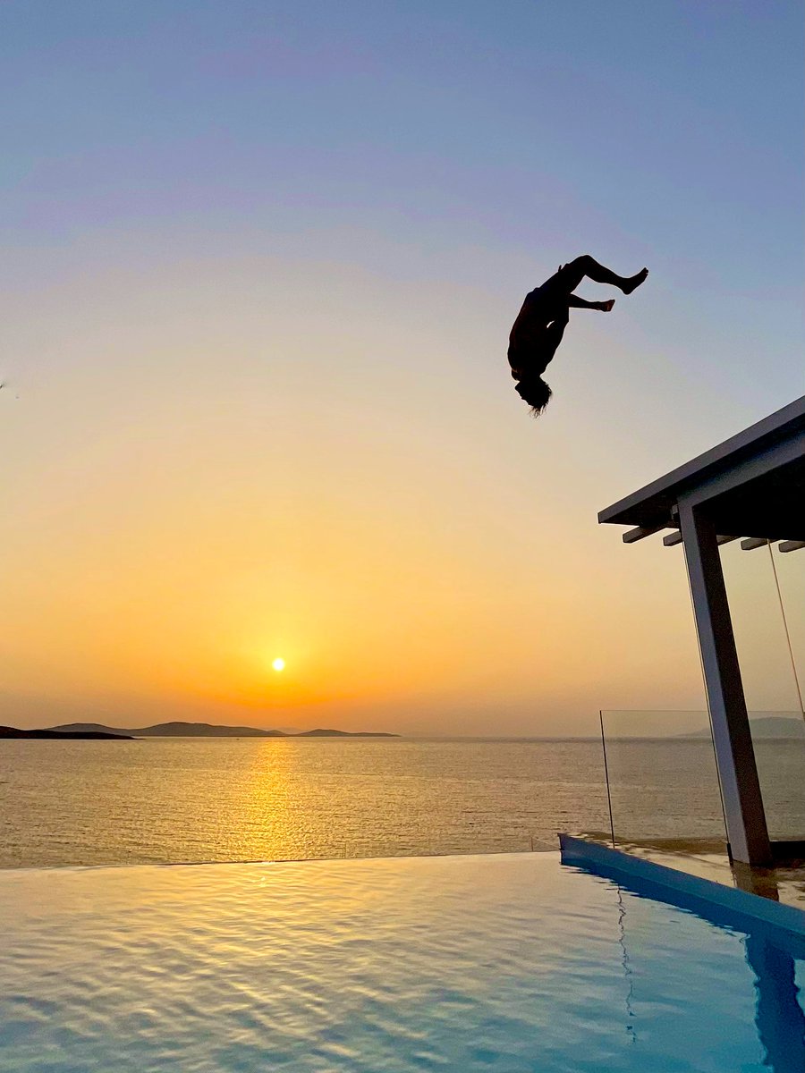 LoganPaul's tweet photo. needed a vacation https://t.co/MVAGue1MDW