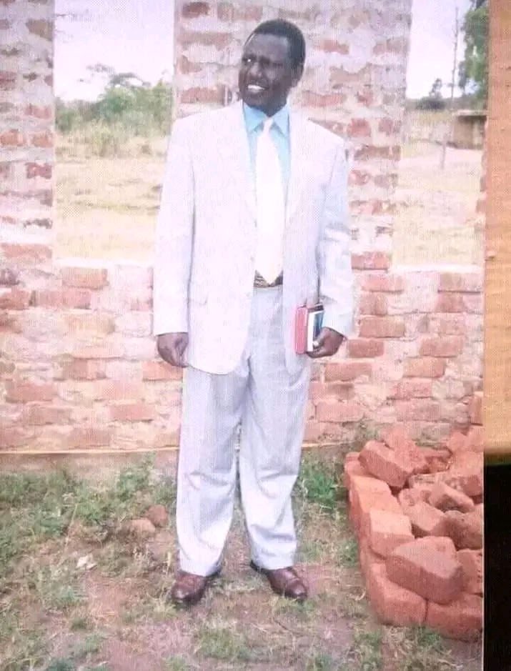 BrianMPeter's tweet photo. From Grass to Grace! From Chicken seller to President of Kenya! It's God's Love! Retweet for the 5th President Dr. William Samoei Ruto. https://t.co/otdK1mrfdX