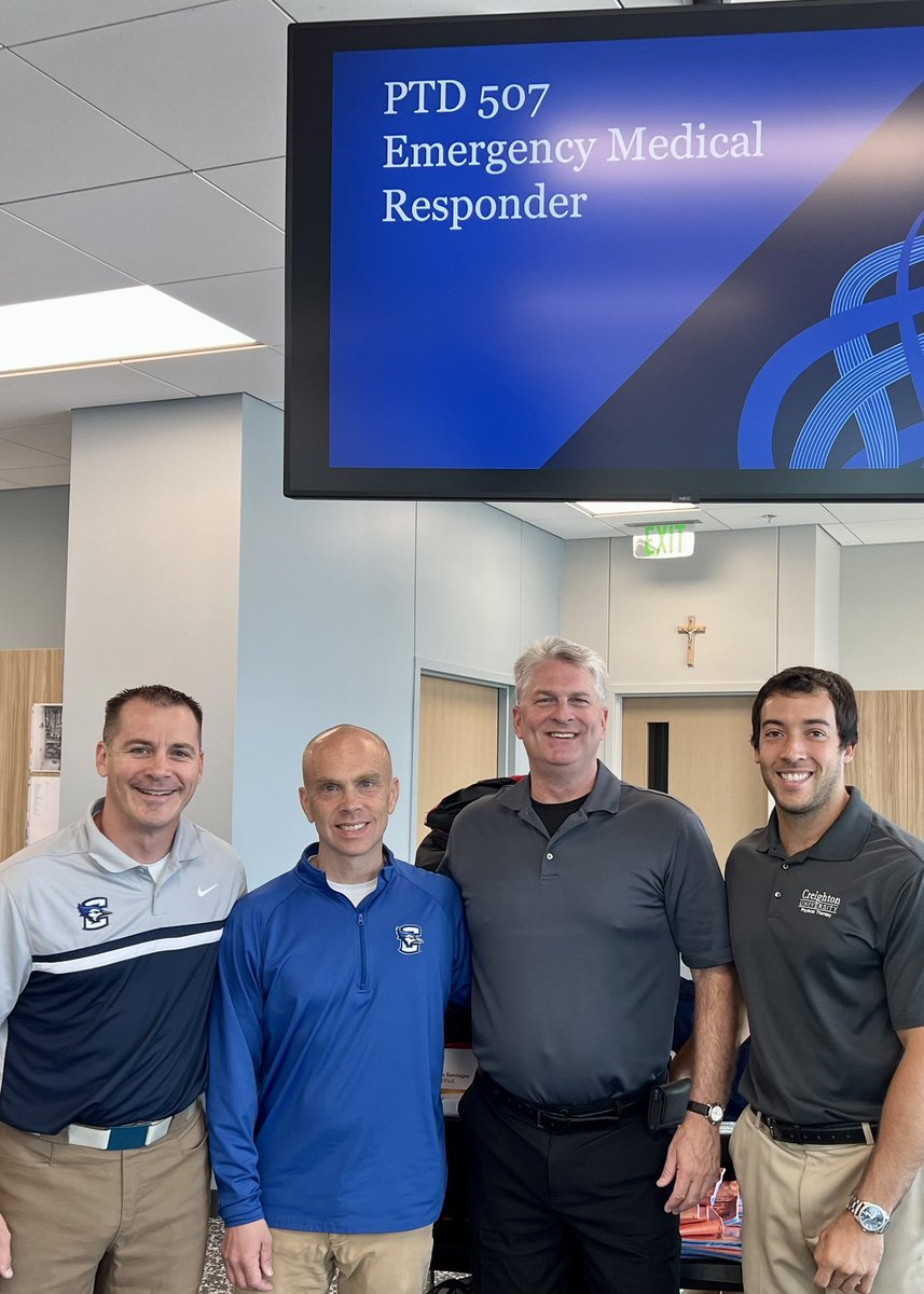GrindstaffTL's tweet photo. Wrapped up a week of teaching an Emergency Medical Responder course to our first year @Creighton_DPT students (DPT 2025) in Omaha and Phoenix. Important skills to learn for healthcare providers. 🏥🩸🩺 🏃‍♀️

Teaching with great friends is an absolute added bonus. https://t.co/WBMerA45a4