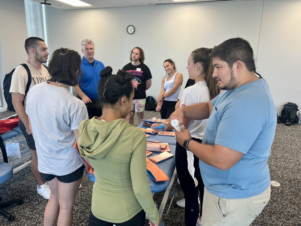 GrindstaffTL's tweet photo. Wrapped up a week of teaching an Emergency Medical Responder course to our first year @Creighton_DPT students (DPT 2025) in Omaha and Phoenix. Important skills to learn for healthcare providers. 🏥🩸🩺 🏃‍♀️

Teaching with great friends is an absolute added bonus. https://t.co/WBMerA45a4