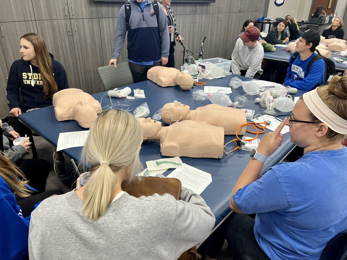 GrindstaffTL's tweet photo. Wrapped up a week of teaching an Emergency Medical Responder course to our first year @Creighton_DPT students (DPT 2025) in Omaha and Phoenix. Important skills to learn for healthcare providers. 🏥🩸🩺 🏃‍♀️

Teaching with great friends is an absolute added bonus. https://t.co/WBMerA45a4