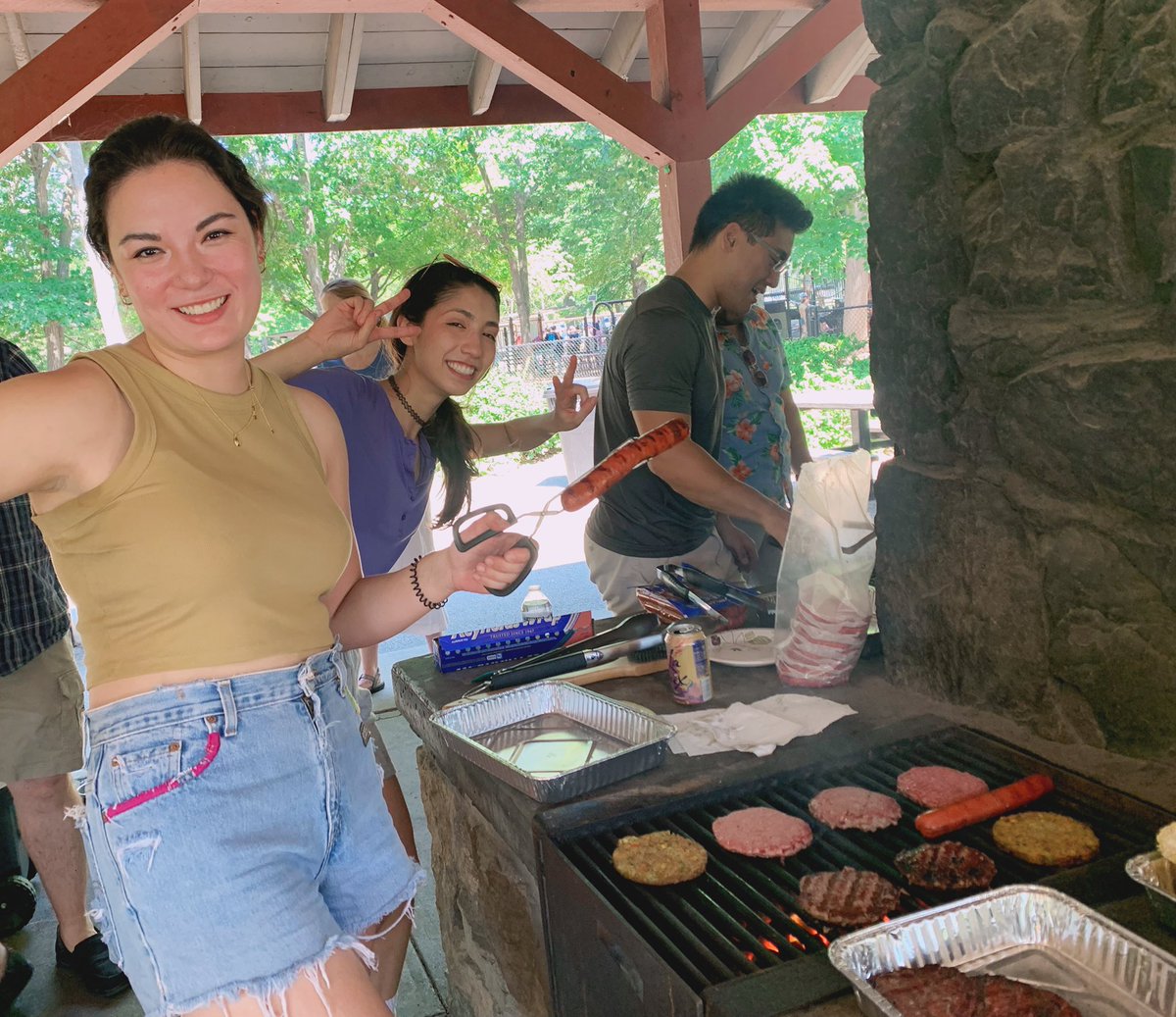 dianachenfd's tweet photo. @BIDMCpath annual picnic was a blast! 😎🍔🏐✨ https://t.co/j42aw7kVxT