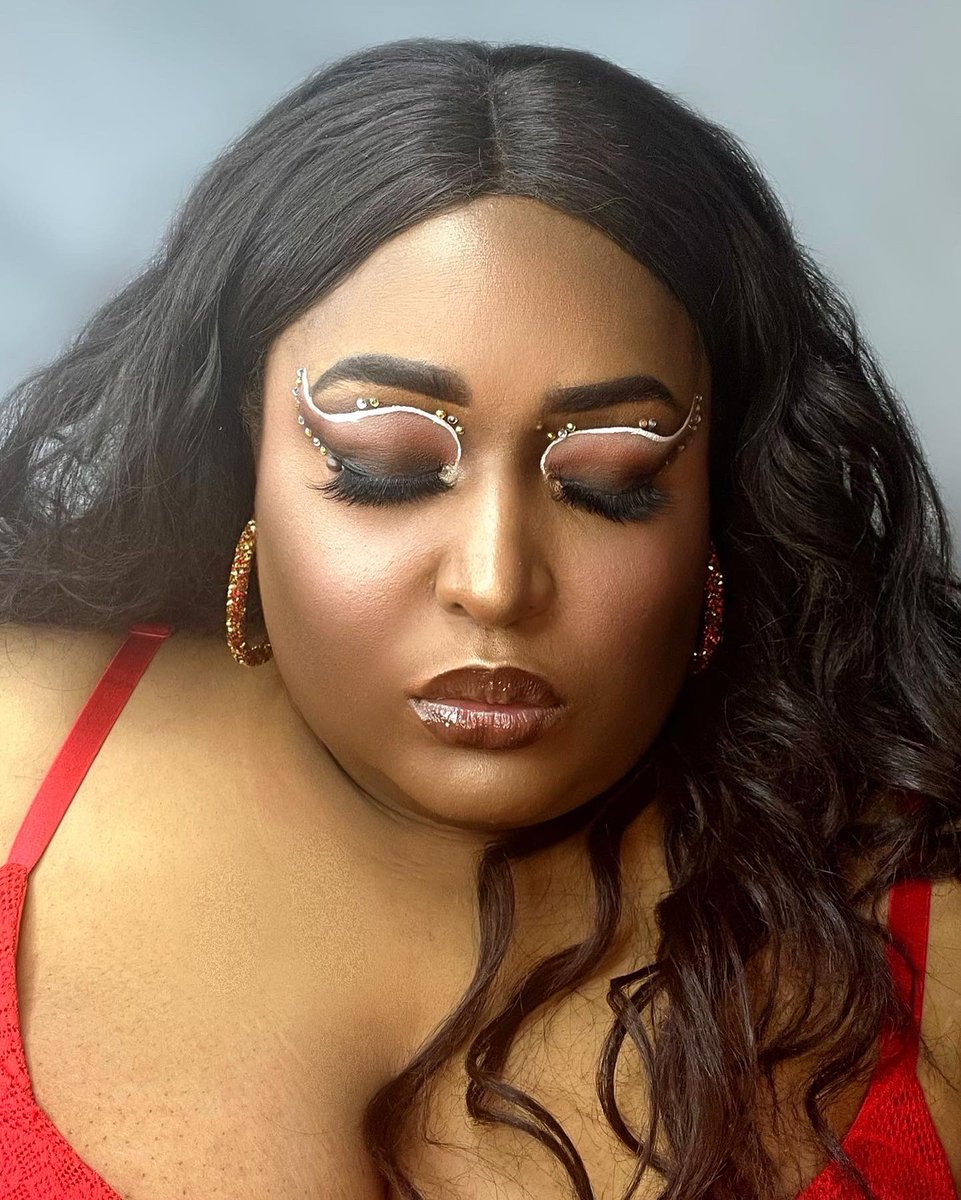 SLady36's tweet photo. Brown Sugar, Baby!!! 🤎😘🤎

Makeup details on my IG!!
@Sassy_lady36

Products used:
@thecrayoncase @WuzzamSupa @elfcosmetics @modabrush @Maybelline @milanicosmetics @beautybakerie @tartecosmetics https://t.co/zXhA7PMSt6