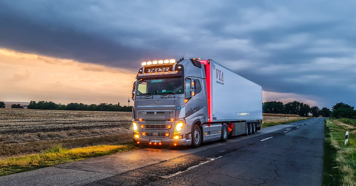 LeslieBota's tweet photo. After 728Km and 9h44min driving time.. arrived to the tipping place in Hungary. They will start at Monday morning...
So Happy Weekend!
#Pick #Alsómocsolád #Mágocs #VolvoTrucksmoment #Kermor https://t.co/t8wpmWQoOB