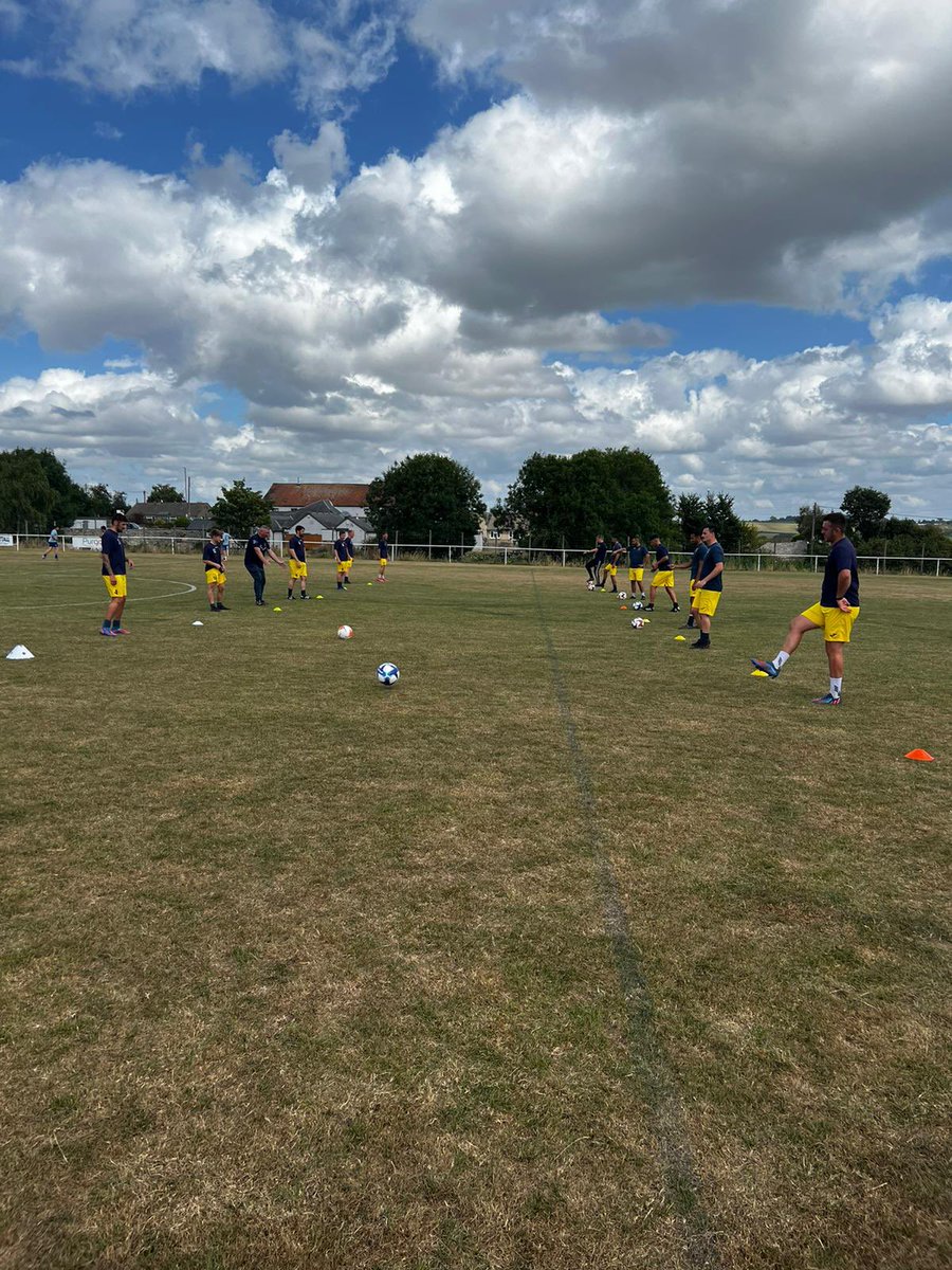 Mendip Broadwalk FC tweet media