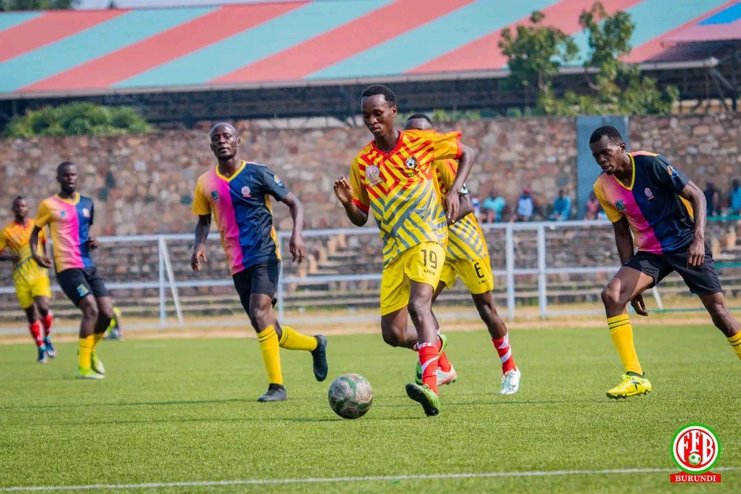 MagazineJimbere's tweet photo. ⚽🔴 La 2ème journée de la #PrimusLigue s'est poursuivie ce 20/08/2022 #MagaraYoungBoys, promu, s'est imposé largement face à #TopJunior (5-1), #AigleNoir a battu #OlympicStar (1-0). La suite des matchs ce 21/08/2022 https://t.co/BiaO9QY4Ah
#Burundi #football https://t.co/XqZBmxSf1g