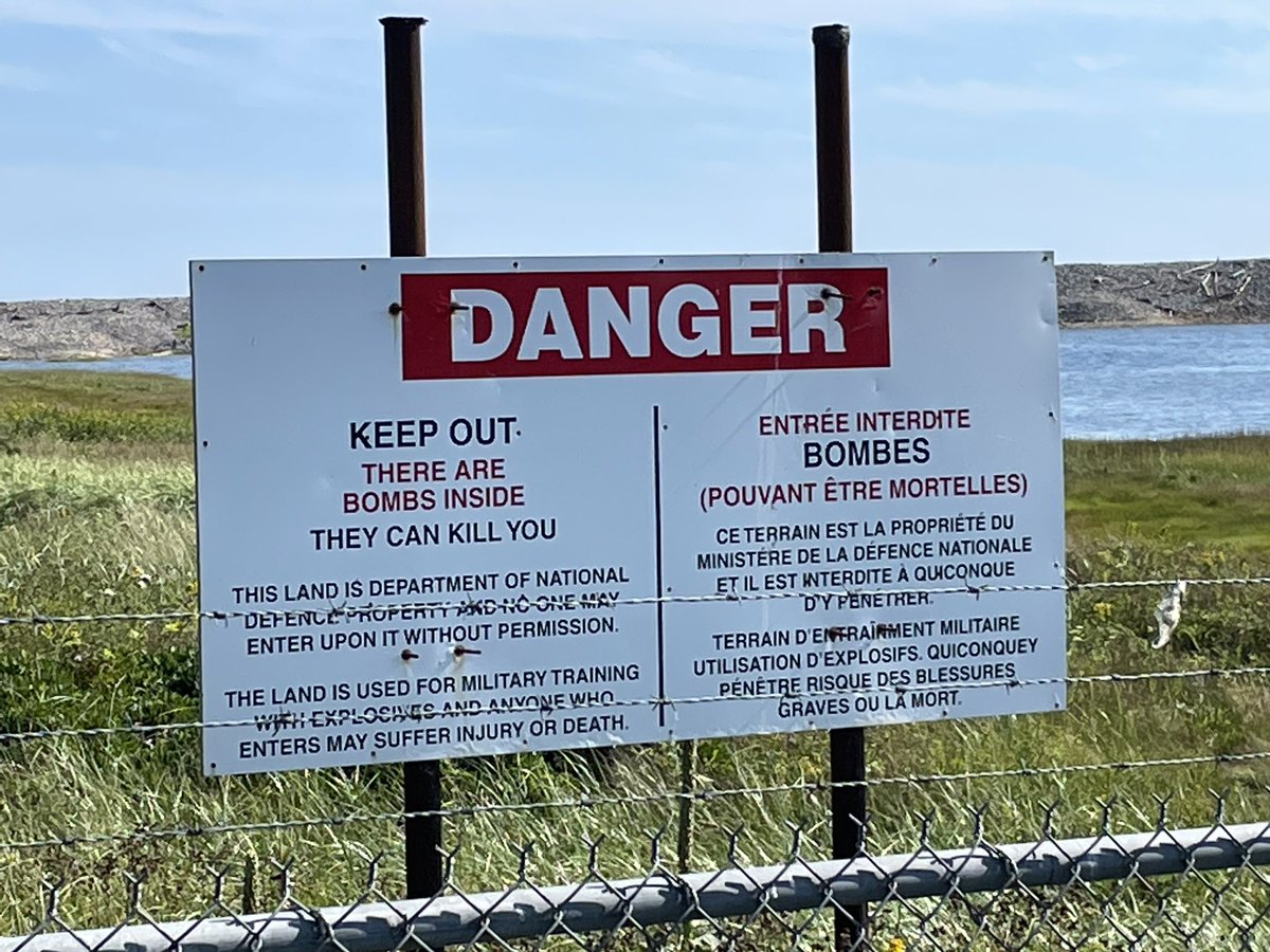 ChaCha2daMax's tweet photo. Oh… okay Canada, I see you. #beachbombs https://t.co/4tw6c6AkH5