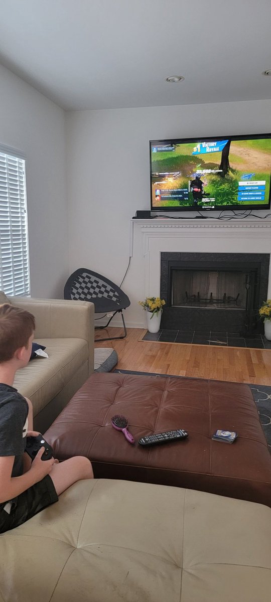 JaeisforJess's tweet photo. @SpiritWolf1974 I mean yes Def me playing, I'm totally awesome at this game. https://t.co/IYlbUknInX