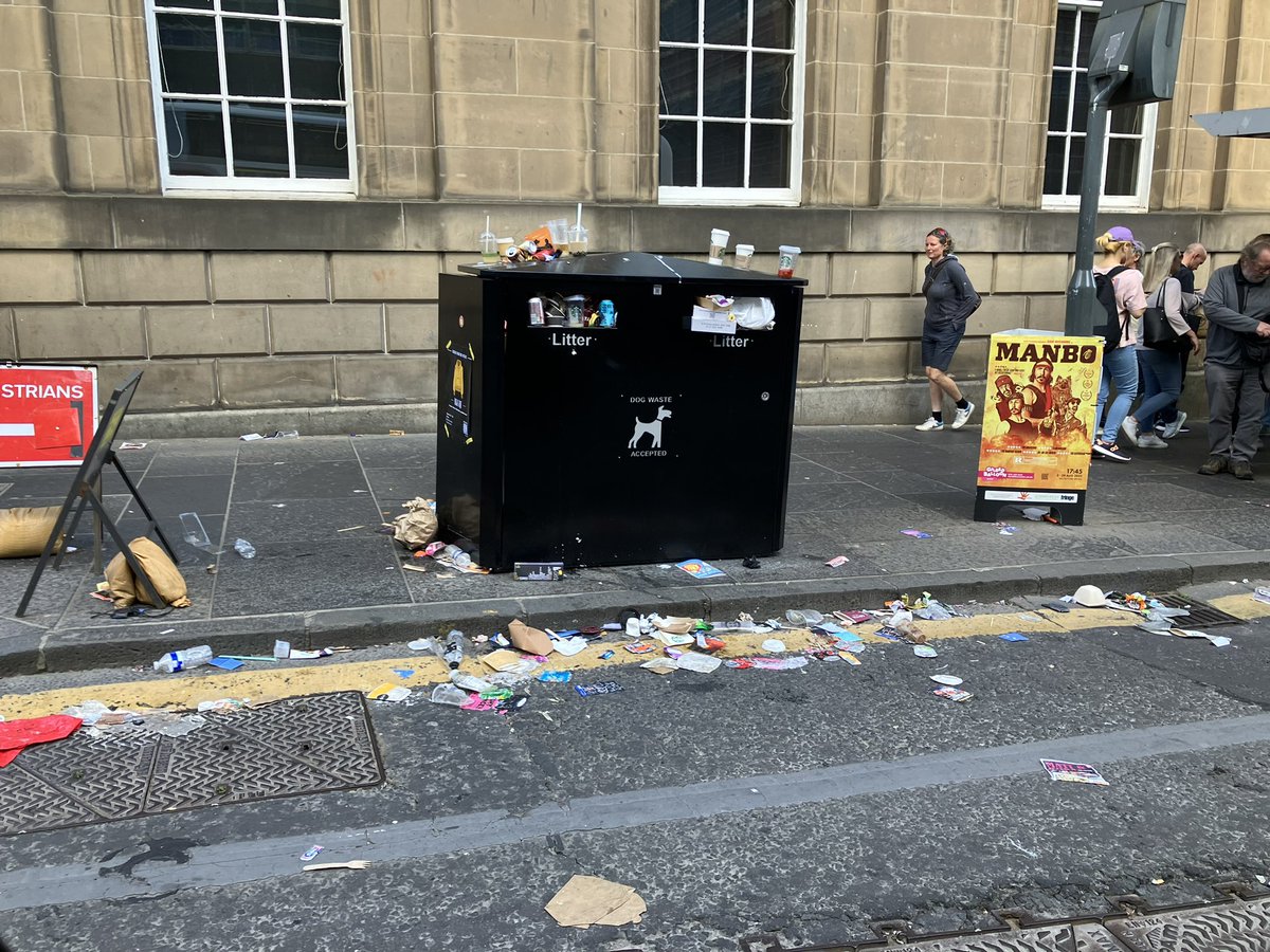 _pickuplitter's tweet image. Absolutely disgraceful by @Edinburgh_CC @edinhelp @cllrcammyday you are letting everyone down. #edfringe #EdFringe2022 #scotland @VisitScotland @cameronphilip The whole city is a mess @NicolaSturgeon
