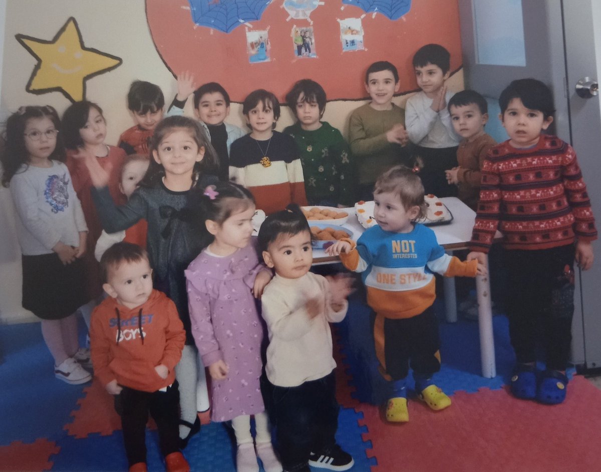 Bu güne kadar, hiç bu kadar namaz kılan insanın hapse atıldığı bir dönem oldu mu memlekette? 

Hiç bu kadar baş örtülü kadının hapiste olduğu oldu mu?

Hiç bu kadar çok çocuğun koğuş arkadaşı oldu mu?

Artık Bebekler HapisteBüyümesin

(Izmir Şakran Cezaevi 26 çocuk'tan bazıları)