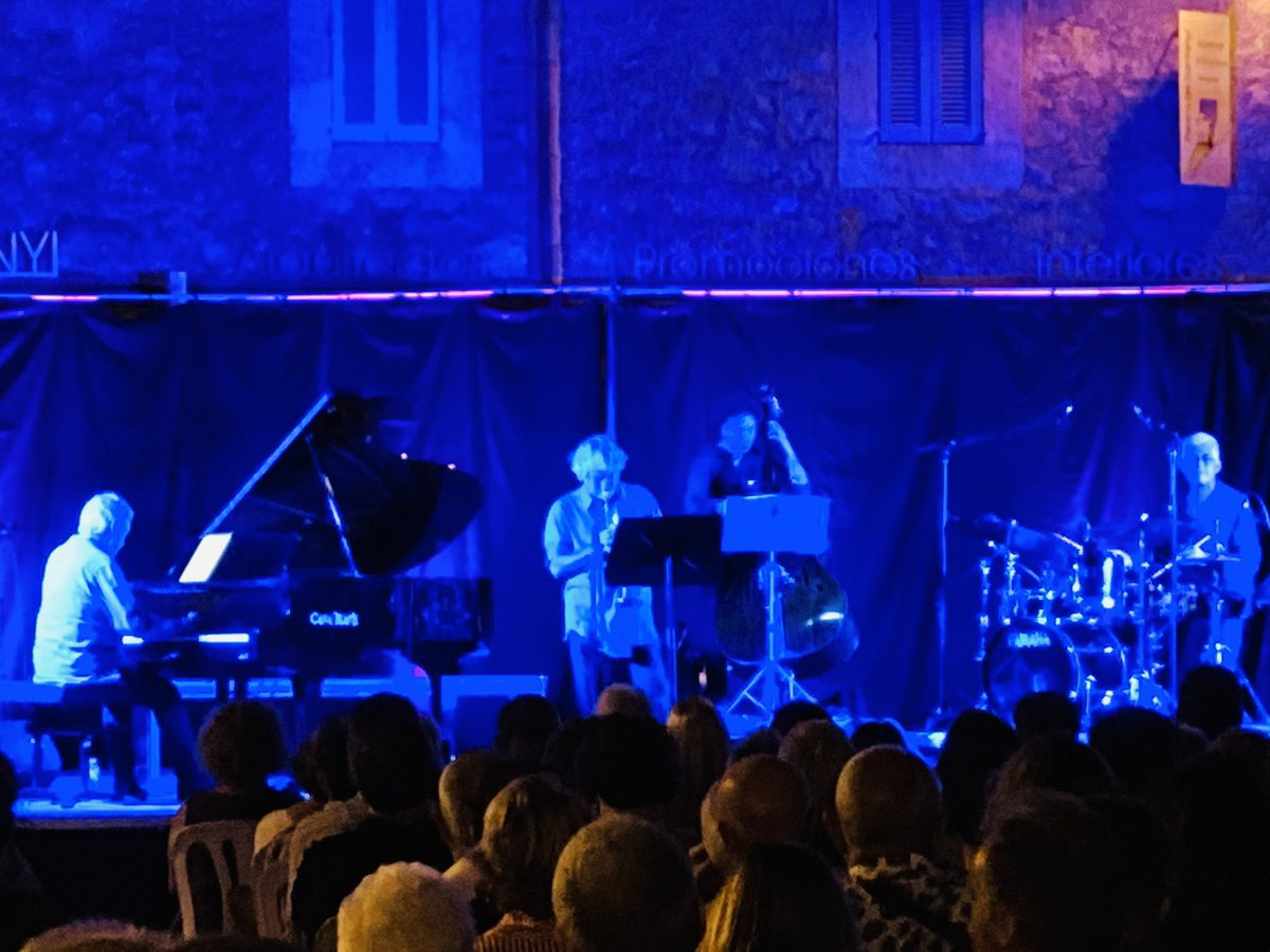 minorisacarst's tweet photo. I potser calia fer #carst a #santanyí #mallorca Avui @manelcamp Quartet ho ha fet al Festival Internacional de musica de Santanyí Un goig! Gràcies per convidar-nos a fer-ho! Amb Lluis Ribalta Xisco Aguiló i Matew Simon https://t.co/cvPNjT9E95