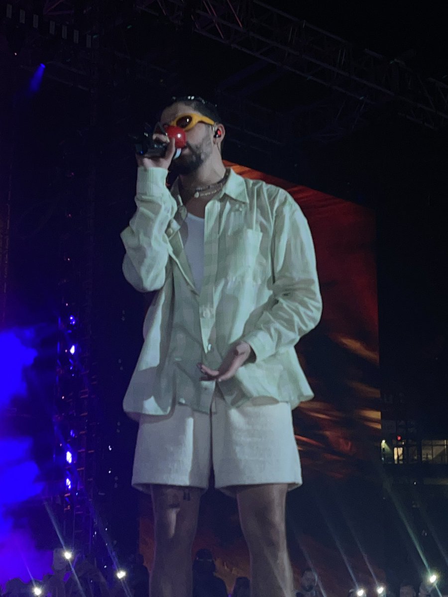 s_mxo's tweet photo. Best Concert of the Year ❤️‍🔥 @sanbenito #UnVeranoSinTi https://t.co/S9G8sEhjTf