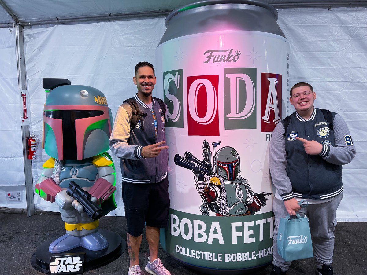 PPophunter's tweet photo. Having a blast celebrating @funko Hq 5th year anniversary!!!π₯³π
Cheers to many more!!π» @brianmariotti #funkon2 #funkon2022 #funkohqanniversary #cheers #funkofunatic #funkopopcollector #funkosodacollection #FunkoSodaSaturday https://t.co/3coA5zg9Ga