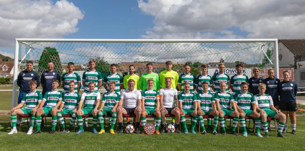 Squad! 💚⚽️🐶 (Plus @Tommycs_tcs @CameronRoach96 @matty694 ) WHAT A GROUP! #Bulldogs 💚⚽️🐶