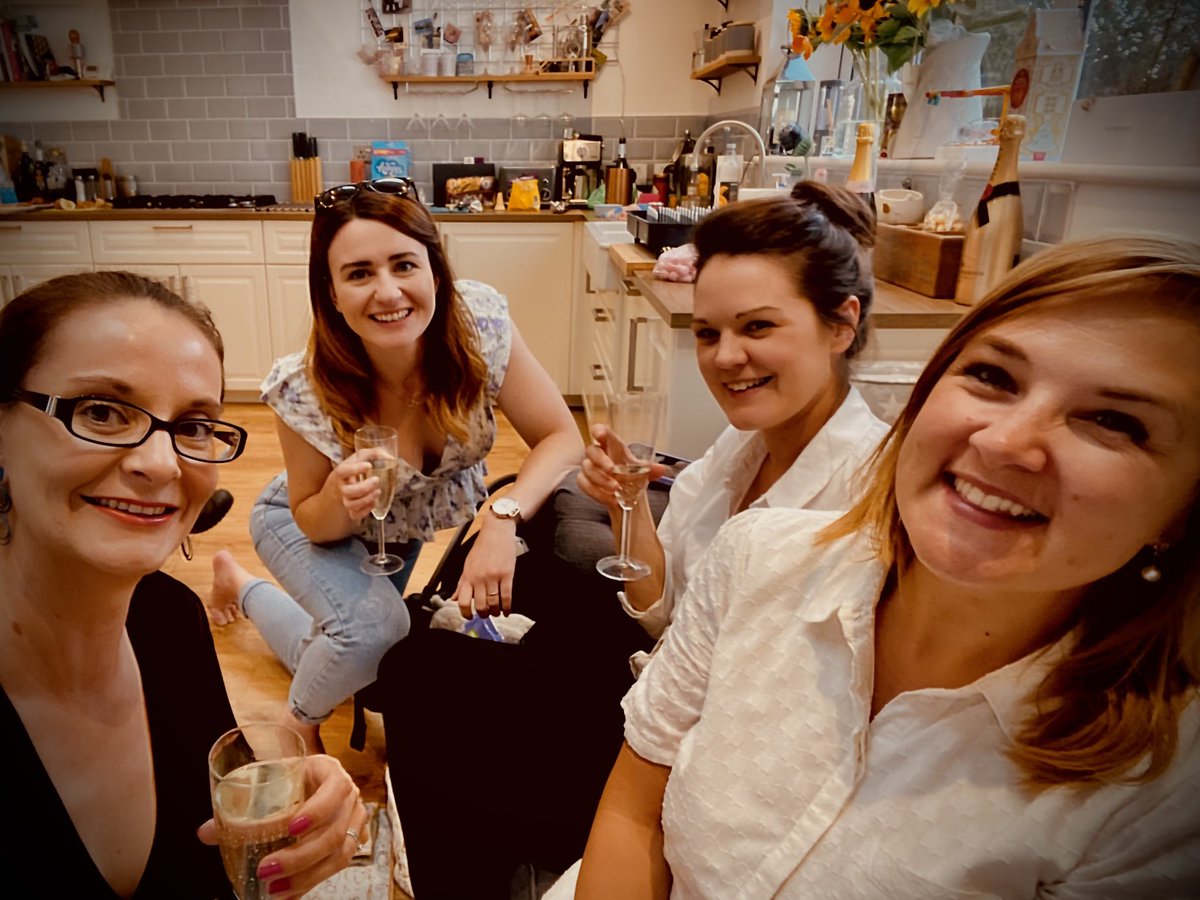 ew1_dr's tweet photo. Prosecco 🥂 then hair, then lipstick 💄 ⁦@MACcosmetics⁩ #morange then dancing 💃 #satnightgirls https://t.co/RIUwCGNuX0