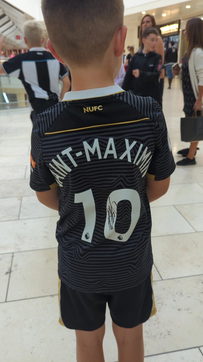 Waited hours to see <a href="/asaintmaximin/">Allan Saint-Maximin</a> and just as we got to the front que e/one piled in. Got to much for my son so we left 😢. One of the <a href="/helios_pantheon/">Helios Pantheon</a> Guys took him back in to get his top signed and say hi 🥲 Happy tears now! True gentleman 👏 Thnks for an unforgetable moment