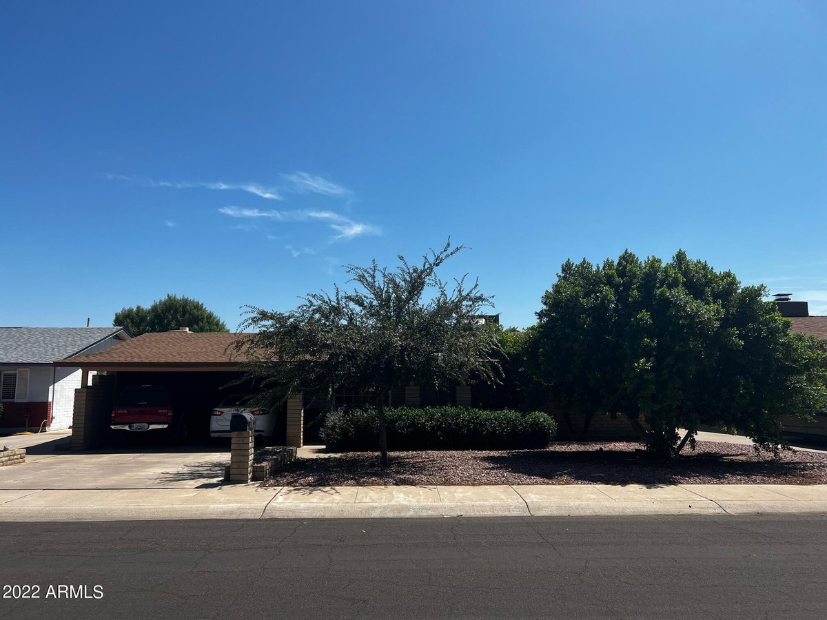 You have to see this home! 3 BD/ 2 BA in Glendale. Call/text/DM me for details.  cpix.me/l/151600714