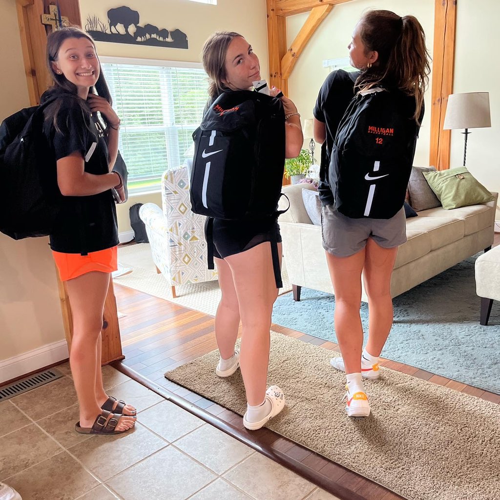 Our freshman and transfers are mostly moved in!!!
Move in day tradition: lunch at Coach Bourn’s to help new players, and their parents, get to know one another.