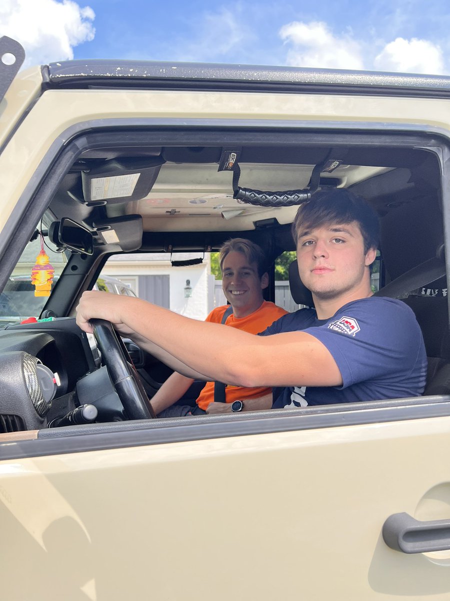 wendychrisgill's tweet photo. Leaving for Buffalo. Feels like your mom heart is breaking but you also have to suck it up because he is doing great things. Such a crazy feeling. Ug! @UBuffalo #futureaerospaceengineer -> Love you Carter D. https://t.co/NHMFGRltDp