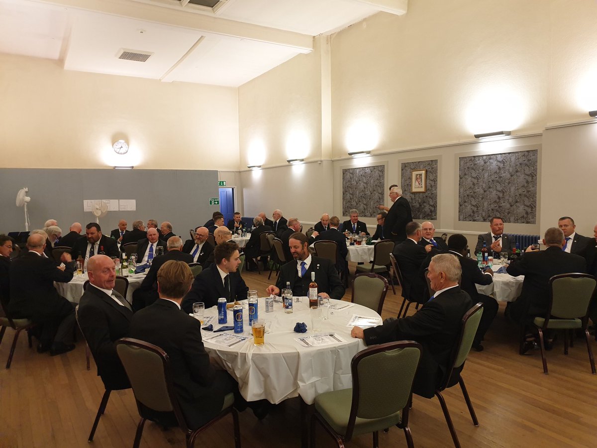 WittasIsland's tweet photo. Great final meeting of our Summer Season, focused on the consolidation of the lessons learned in the 1st degree, inc the Tracing Board and a range of excellent material from @SolomonUGLE. Great support from visitors, inc the @OxfordshirePGL DPrGM &amp; team. 
#Freemasons https://t.co/t9vHVgJntl