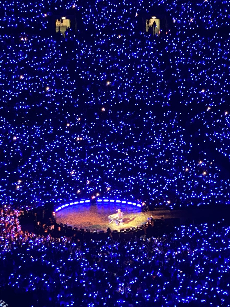TaxFairy's tweet photo. @coldplay #beautifulworld https://t.co/Bv25cCl62r