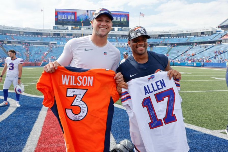 Pickswise's tweet photo. SOUND OFF 🔊

Which QB will throw more TDs this season?

🔁 RT: Josh Allen
♥️ LIKE: Russell Wilson https://t.co/jvImjeVgIv