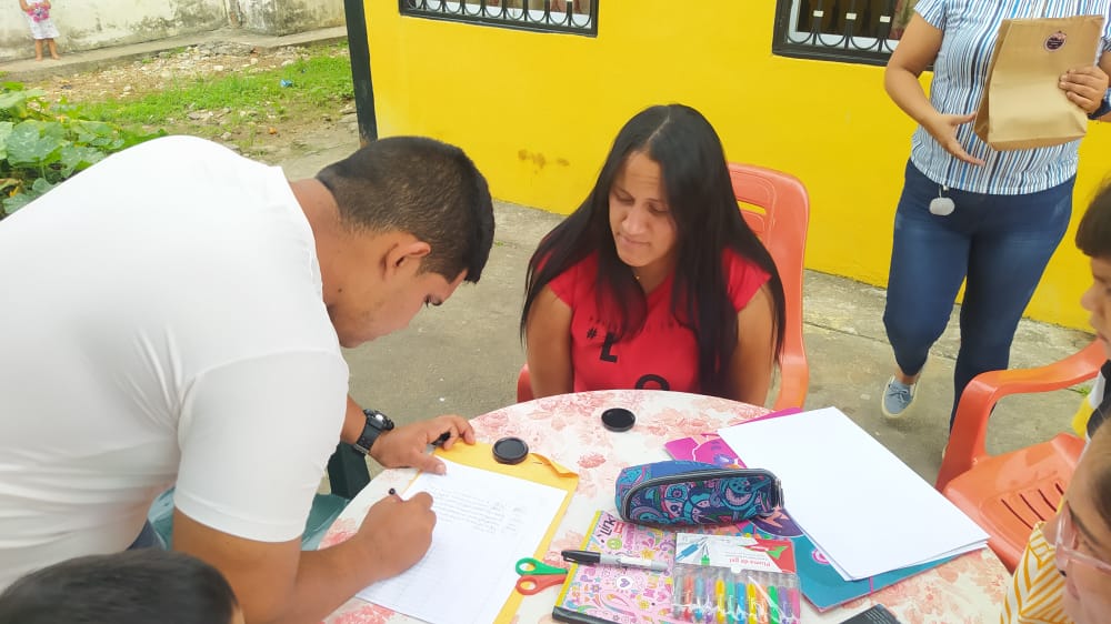 🚩Hoy el <a href="/PartidoPSUV/">PSUV</a> organiza, une y suma voluntades para garantizar la victoria 🚩
Continua masivamente la participación de la gente, calle a calle, en el proceso de renovación de las estructuras de base en la Parroquia Guasdualito del Municipio Páez del Estado Apure. 🇻🇪