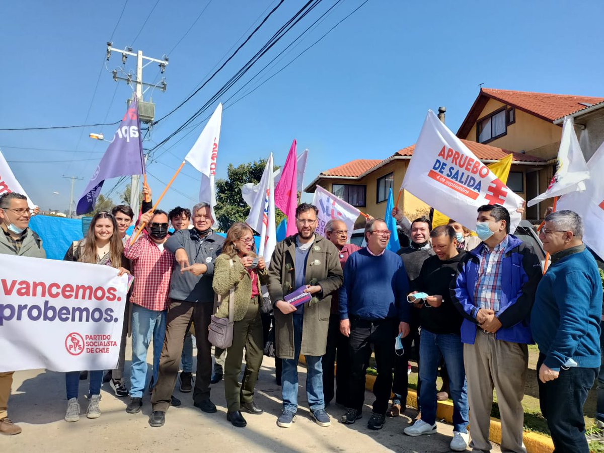📸 En una soleada jornada en Con Con nuestro presidente nacional <a href="/FelipeDelpin/">Felipe Delpin</a> junto a <a href="/FreddyConconino/">Freddy Ramírez Alcalde</a> Alcalde de Concón, el Diputado <a href="/tomas_dr/">Dr. TOMAS DANIEL SANCHEZ</a>, Julio Valdebenito pdte comunal PDC y militantes e independientes por el #Apruebo 

#DcAprueba